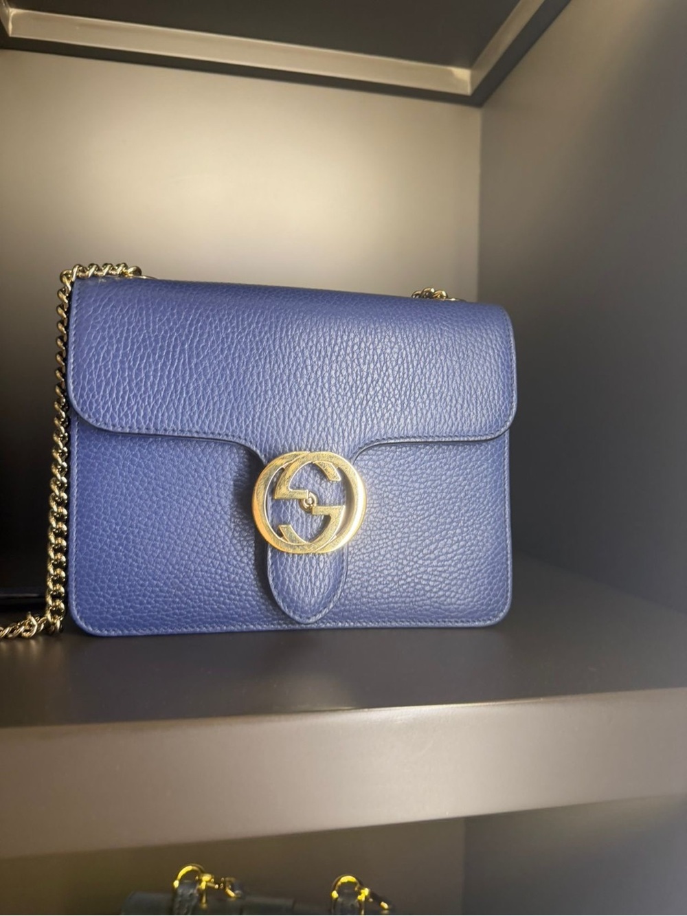 Gucci Blue Pebbled Leather Chain Crossbody with Gold GG - Picture 1 of 4